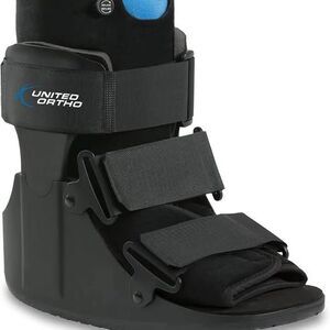 United Ortho USA14115 Short Air Cam Walker Fracture Boot, Medium, Black